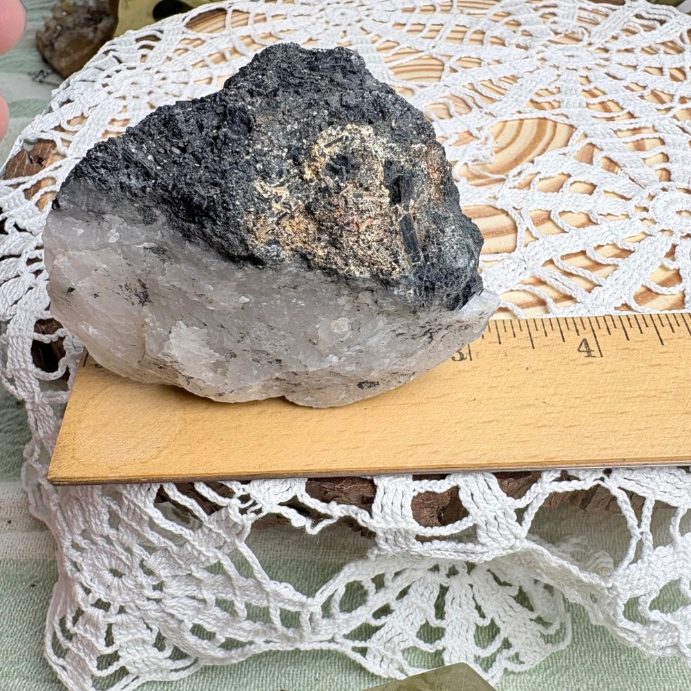 Black Tourmaline Quartz Crystal Healing Raw Stone 209g - Picture 7 of 9